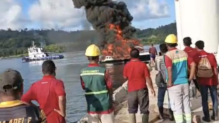INSIDEN: 2 speedboat perusahaan di Desa Falabisahaya, Kepulauan Sula terbakar, Minggu (5/4/2026). Dikabarkan dari insiden ini 1 orang alami luka bakar