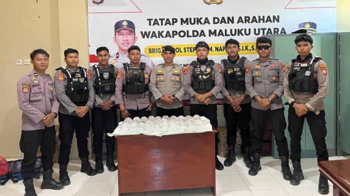 MIRAS: 20 kantong miras jenis cap tikus yang disita Sat Samapta Polres Pulau Taliabu, Jumat (12/9/2025)