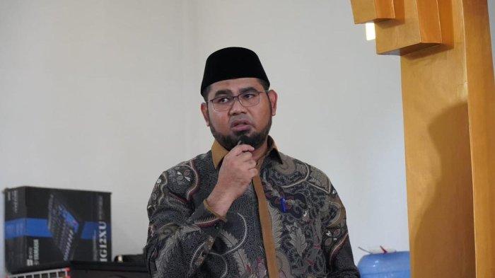 Bupati Halmahera  Selatan Bassam Kasuba Gencar Umrahkan Imam Masjid
