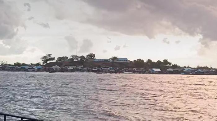 PROGRAM: Pesisir Desa Limbo di Kecamatan Taliabu Barat. Desa ini diusulkan menjadi Kampung Nelayan Merah Putih (KNMP)