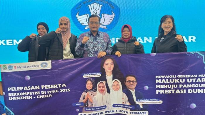 EVENT: Pelepasan dia siswa SMA Negeri 2 Ternate untuk mengikuti ajang bergengsi YRC 2025 di Tiongkok.