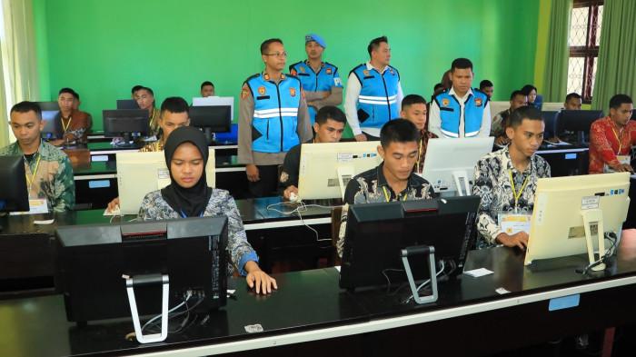 SELEKSI: Suasana seleksi penerimaan bintara Polri T.A 2026 Polda Maluku Utara, Senin (4/5/2026). Di mana 822 orang peserta dinyatakan lolos tes psikologi via CAT