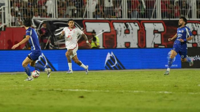 KOMPETISI: Aksi Ciro Alves pada laga Malut United vs PSIM Yogyakarta di Kie Raha