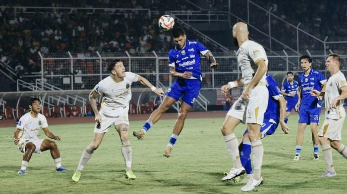 KOMPETISI: Aksi Berguinho bersama Persib Bandung saat bersua Bhayangkara FC.
