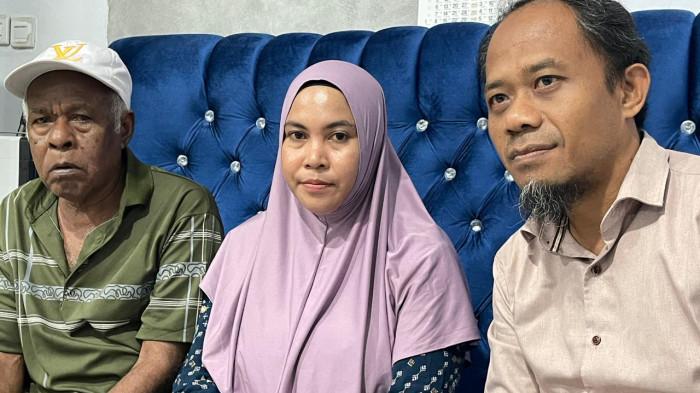 Kakak korban Aryati Umagapi didampingi kuasa hukumnya M Bahtiar Husni saat dikonfirmasi di kantor YLBH Malut, Rabu (20/5/2026).