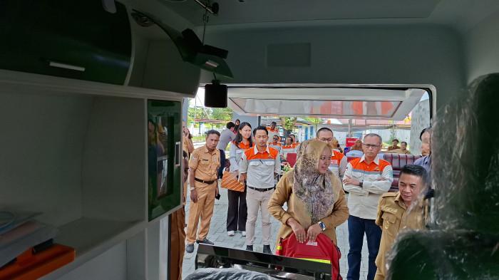 Bantuan ambulance untuk RSUD Maba dari PT Position