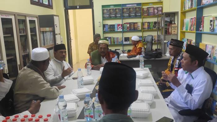 Bantuan perpustakaan ke Masjid Raudatul Murtasidin Ternate oleh Kemenag Maluku Utara 01