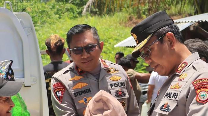 CAPAIAN: Kapolda dan Wakapolda Maluku Utara Irjen Pol Waris Agono - Brigjen Pol Stephen M Napiun memulihkan kondisi pascakonflik di Kecamatan Patani Barat, Halmahera Tengah, Senin (27/4/2026). Sebagai Kapolda ke 17 di Maluku Utara, masa jabatan Irjen Pol Waris Agono yang berlangsung selama 1 tahun 1 bulan ini diwarnai dengan berbagai langkah strategis, salah satunya pemindahan markas Polda Maluku Utara dari Kota Ternate ke Sofifi pada 1 September 2025