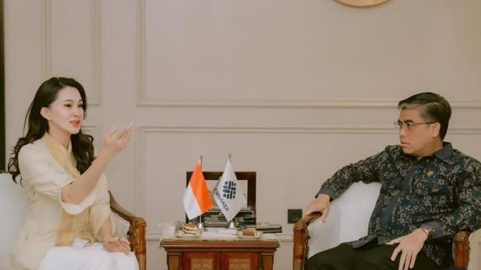 PENGUATAN: Gubernur Maluku Utara Sherly Laos berdiskusi saat kunjungan kerja ke Kemenaker dan Kementerian ATR/BPN, Senin (17/11/2025) di Jakarta