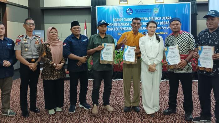 Foto bersama seusai penutupan Forum Dialog Pemimpin Maluku Utara