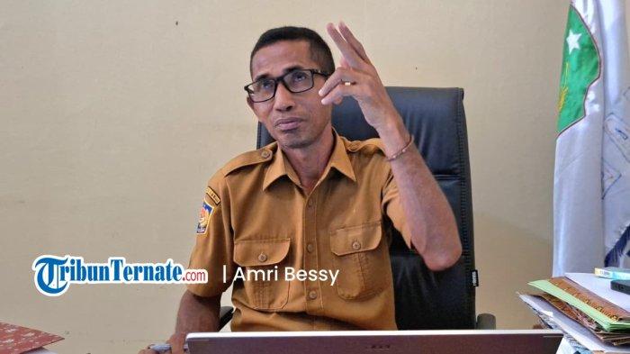 STATEMENT: Kepala Dinas Pendidikan Halmahera Timur Djamal Esa saat bersedia diwawancarai diruang kerjanya, Senin (18/5/2026)