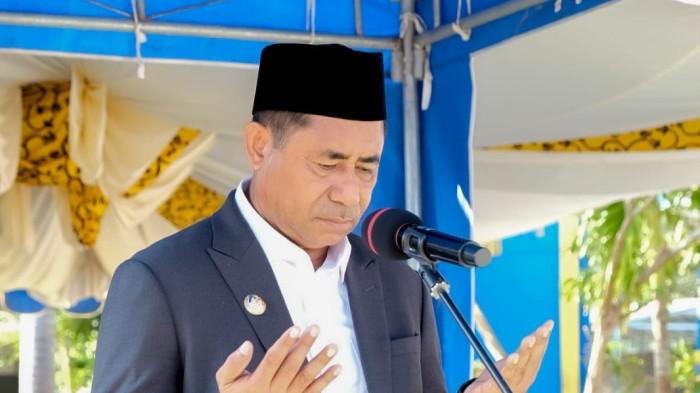 MOMEN: Bupati Halmahera Timur Ubaid Yakub pimpinan upacara paeringatan Hari Santri 2025, Rabu (22/10/2025)