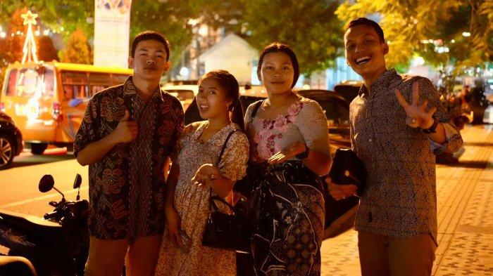 PLN Terjunkan Puluhan Personel dan Peralatan Back Up Demi Kelancaran Ibadah Persiapan Natal di Ambon - Jemaat-Ibadah-Malam-Natal-mengucapkan-terima-kasih-kepada-PLN.jpg