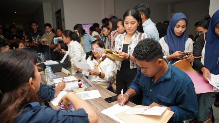 PENCAKER: Suasana Job Fair 2026 yang berlangsung di Halmahera Utara, Senin (8/6/2026)