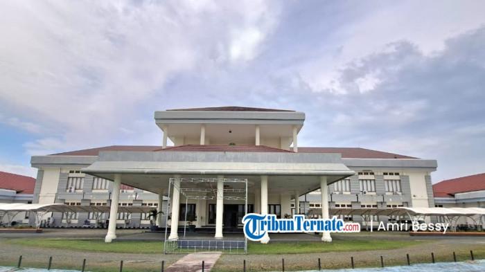 KEBIJAKAN: Kantor Bupati Halmahera Timur