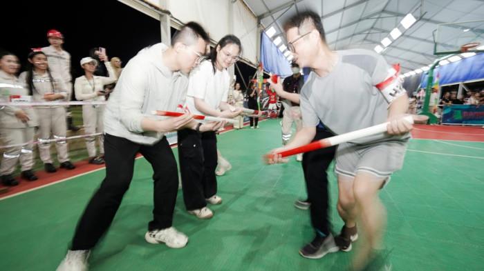 Karyawan China di PT IWIP ikut meriahkan HUT ke 80 RI 03