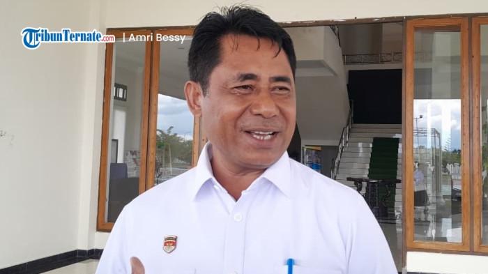 PROGRAM: Bupati Halmahera Timur Ubaid Yakub saat bersedia diwawancarai Tribunternate.com disela-sela kerja, Kamis (4/12/2025)