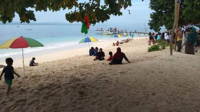 WISATA: Keindahan wisata Pulau Paniki di Halmahera Timur, Senin (13/4/2026)