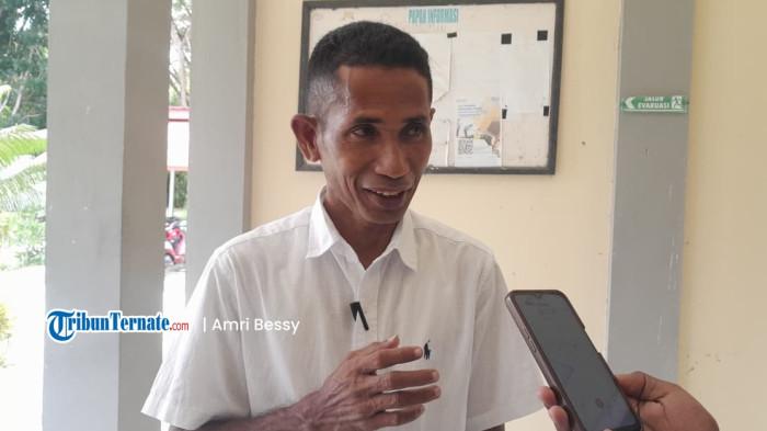 GURU: Kepala Dinas Pendidikan Halmahera Timur Jamal Esa.