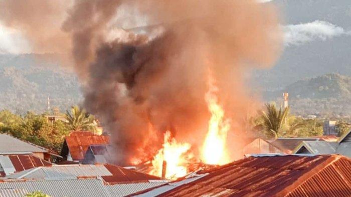 BREAKING NEWS: Dua Rumah di Halmahera Selatan Ludes Dilalap Api, Sepeda Motor Ikut Terbakar