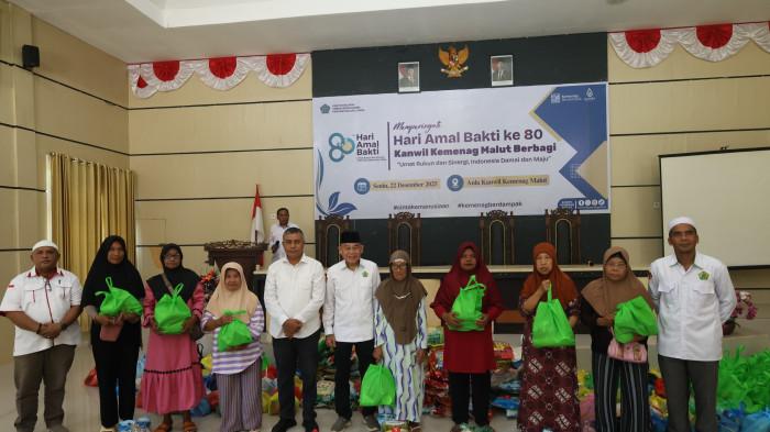 Kemenag Malut berbagi sembako 01