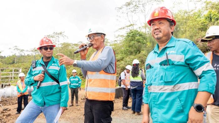 Masyarakat Desa Kawasi Saat Ikuti Jelajah Warisan Budaya di Kawasan Industri Obi Harita Nickel