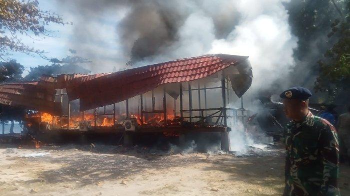 BREAKING NEWS: Mes Karyawan Resort Daloha PT Jababeka Morotai Terbakar