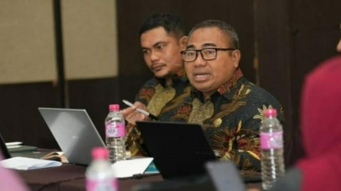 PENDAPATAN: Kepala Ditransker Halmahera Selatan Daud Djubedi.