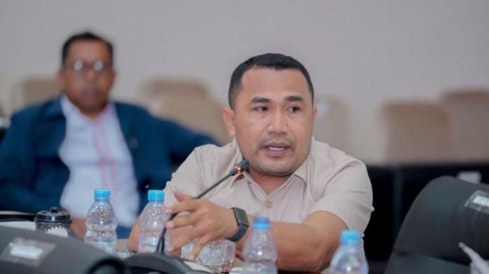 SELEKSI: Pengurus PSSI Halmahera Timur Bahmit Djafar. Pihaknya membuka seleksi untuk persiapan Porprov Maluku Utara 2026 di Tobelo, Halmahera Utara