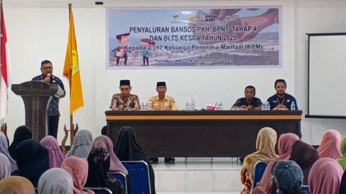 PROGRAM: Wakil Bupati Pulau Taliabu La Ode Yasir pidato pada agenda penyaluran bantuan sosial oleh PT POS Bobong, Kamis (6/11/2025)