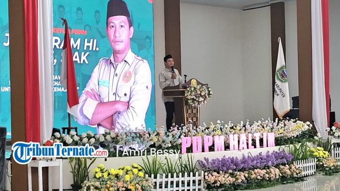AGENDA: Ketua PDPM Halmahera Timur Julfikram Hi Idris memberikan sambutan pada pelantikan dan rapat kerja (Raker) PDPM Halmahera Timur 2025-2029, Senin (9/2/2026)