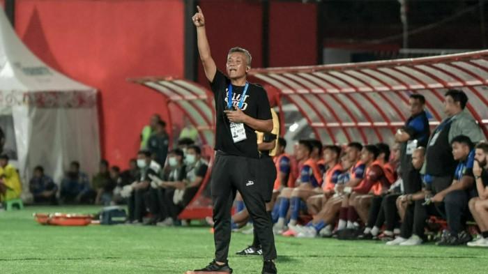 KOMPETISI: Pelatih Malut United Hendri Susilo
