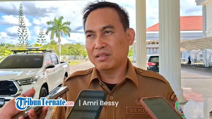 PROGRAM: Sekkab Halmahera Timur Ricky Chairul Richfat saat bersedia diwawancarai awak media, Rabu (3/6/2026)
