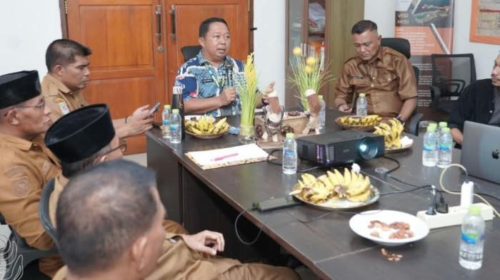 AGENDA: Sekkot Ternate Rizal Marsaoly memimpin rapat koordinasi (Rakor) persiapan pelaksanaan kegiatan promosi bertajuk Discover Natural Treasure, Selasa (31/3/2026). Agenda ini dijadwalkan berlangsung di Hotel Borobudur, Jakarta