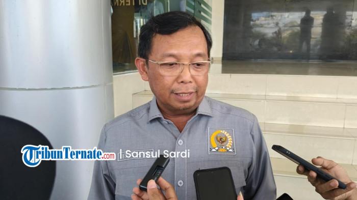 STATEMENT: Wakil Ketua BAKN DPR RI Herman Khaeron ketika bersedia diwawancarai sejumlah awak media termasuk Tribunternate.com usai rapat dengan Pemprov Maluku Utara, Selasa (2/6/2026)