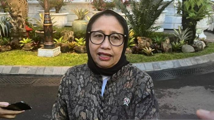 Wakil Ketua Yayasan Gerakan Solidaritas Nasional (GSN) yang juga Wakil Kepala Badan Gizi Nasional (BGN) Nanik S. Deyang menyampaikan keterangan di kompleks Istana Kepresidenan Jakarta, Kamis (20/11/2025).