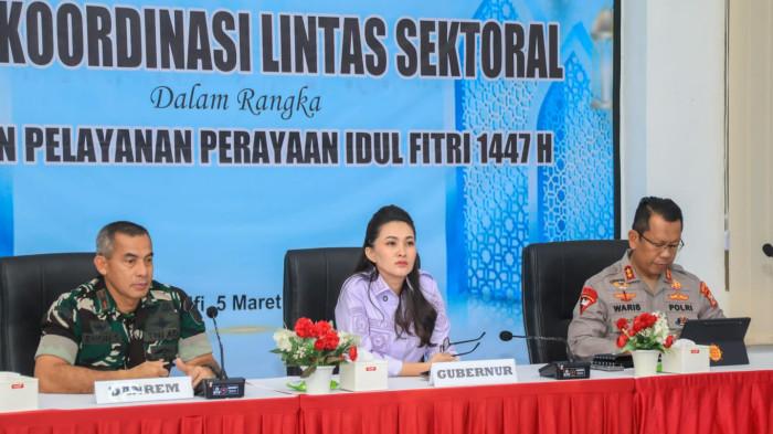 KENYAMANAN: Suasana rapat kordinasi (Rakor) antara Gubernur Maluku Utara Sherly Laos, Kapolda Maluku Utara Irjen Pol Waris Agono dan juga Danrem 152 Babullah Ternate Enoh Solehudin, Kamis (5/3/2026).