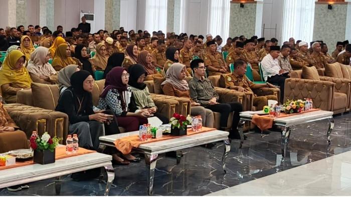 Suasana berlangsungnya rapat antara para Pimpinan OPD Pemkab Halmahera Selatan dan BPK Perwakilan Maluku Utara, Selasa (16/9/2025)