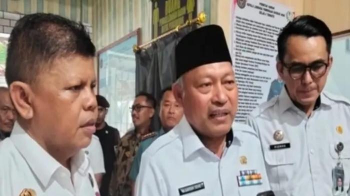 MOMENT: Wakil Gubernur Maluku Utara Sarbin Sehe (tengah) didampingi Kakanwil Ditjen Pas, Kakanwil Imigrasi usai merayakan 1 tahun Kemenimipas tahun 2025 di LPKA Ternate, Rabu (19/11/2025)