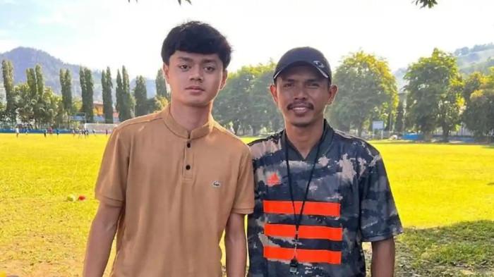 KOMPETISI: Reno Salampessy (kiri) bersama sang ayah Ricardo Salampessy (kanan)