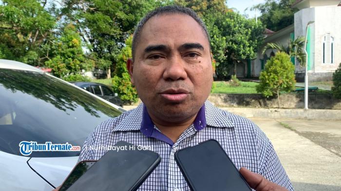 REALISASI: Kepala Ditransker Halmahera Selatan Daud Djubedi ketika menjelaskan retribusi IMTA periode Januari-Oktober 2025, Jumat (14/11/2025)