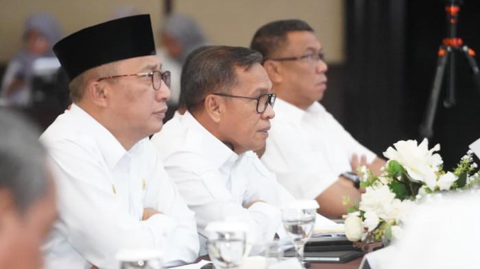 STATEMENT: Walikota Ternate M Tauhid Soleman saat berada di tengah-tengah kegiatan paparan capaian kinerja penyelengaraan pemerintahan daerah tahun 2025 dalam FGD yang dipimpin langsung Gubernur Maluku Utara Shery, Rabu (16/12/2025) kemarin.