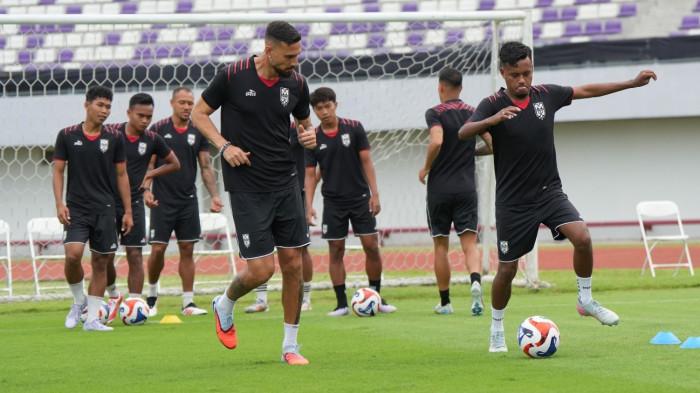 Sesi latihan terakhir Malut United jelang laga melawan Persita Tangerang