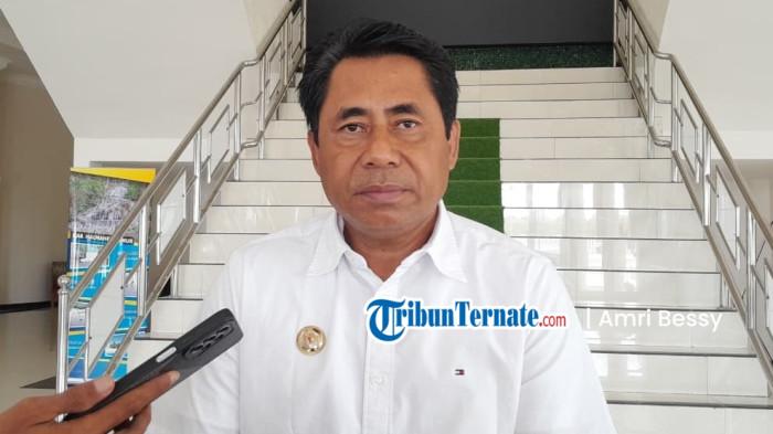 KEBIJAKAN: Bupati Halmahera Timur Ubaid Yakub saat bersedia diwawancarai sejumlah awak media termasuk Tribunternate.com, Rabu (29/4/2026). Pada kesempatan itu ia mengajak masyarakat untuk sukseskan Sensus Ekonomi tahun ini