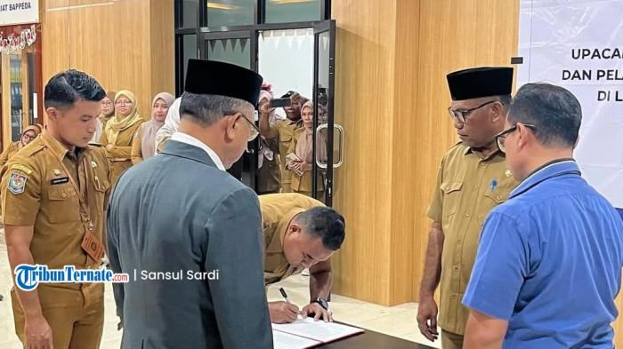 JABATAN: Suasana pelantikan Syafruddin sebagai Pejabat Fungsional Ahli Madya di Bappeda Maluku Utara. Prosesi itu berlangsung di kantor Bappeda Maluku Utara di Sofifi, Selasa (23/12/2025).
