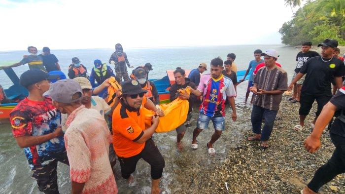 TEMUAN: Tim SAR Gabungan dan warga ketika mengevakuasi sosok mayat yang ditemukan di Pantai Doro, Kecamatan Gane Barat, Halmahera Selatan, Maluku Utara, Kamis (21/5/2026)