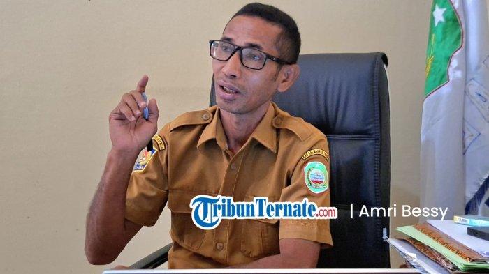 STATEMENT: Kepala Dinas Pendidikan Halmahera Timur Djamal Esa saat bersedia diwawancarai Tribunternate.com disela-sela kerjanya, Senin (18/5/2026)