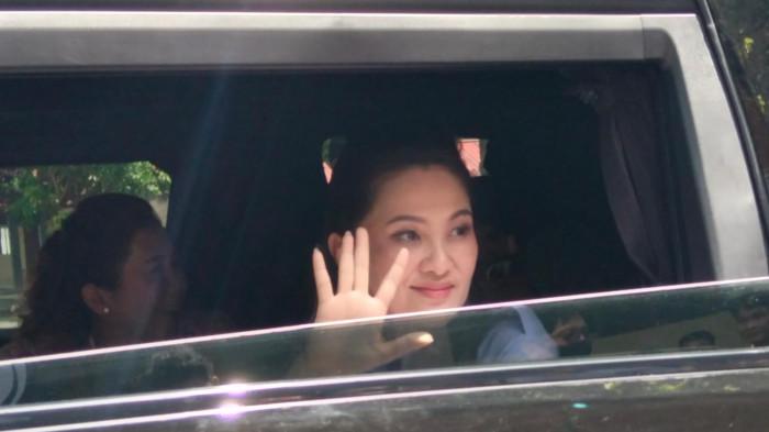 TUNJANGAN DPRD - Gubernur Maluku Utara Sherly Laos. Ia menjelaskan bahwa persoalan ini berkaitan dengan masa berlaku Peraturan Gubernur (Pergub) tentang tunjangan DPRD yang telah berakhir serta masih menunggu hasil evaluasi dari lembaga terkait.