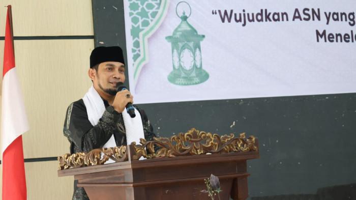 Ustadz Hidayat di acara Maulid Nabi Muhammad SAW 2025 yang diselenggarakan Kanwil Kemenag Malut