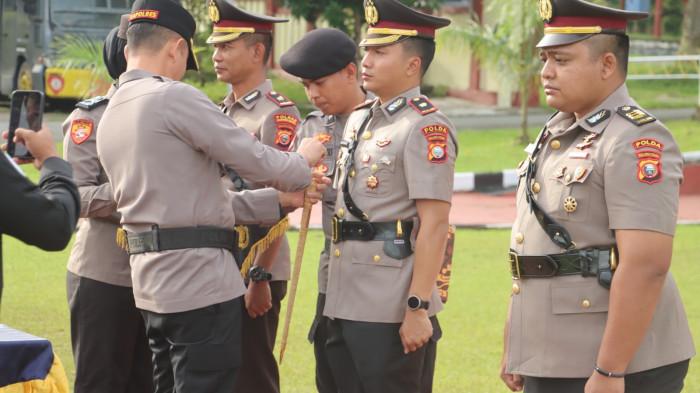 JABATAN: Suasana berlangsungnya upacara Sertijab dua PJU Polres Halmahera Selatan, Maluku Utara, Senin (5/1/2026)